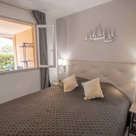 Très JOLI 35 m avec JARDINTERRASSE et PISCINE *