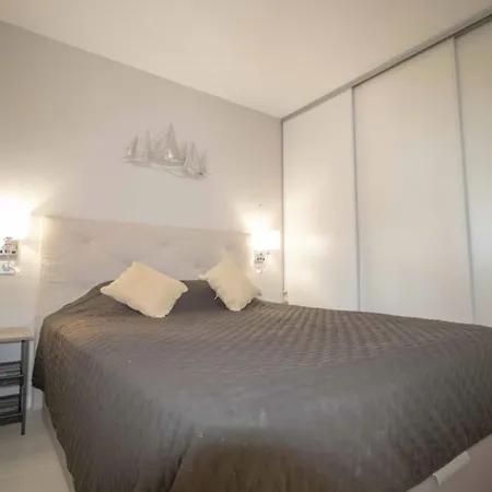 Very Nice 35 M With Gardenterrace And Pool Apartment